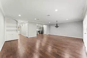 13346 Trail Hollow Dr, Houston, TX 77079 - Photo 11