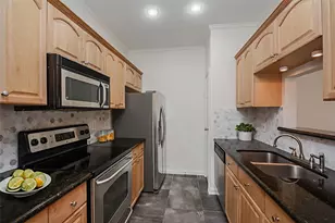 9850 Pagewood Ln, Houston, TX 77042 - Photo 7