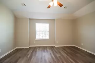 261 Kellyn Ct, Conroe, TX 77306 - Photo 9