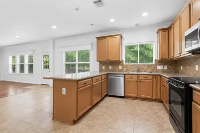 174 Spindle Tree Circle, The Woodlands, TX 77382 - Photo 5