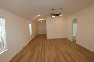 726 Falling Cave Dr, Willis, TX 77378 - Photo 3