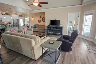 2566 Tide Dr, Crystal Beach, TX 77650 - Photo 11
