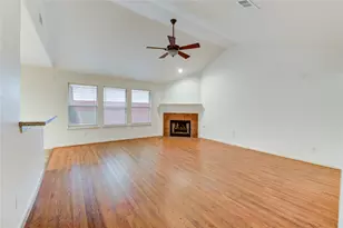 46 Drifting Shadows Cir, Conroe, TX 77385 - Photo 9