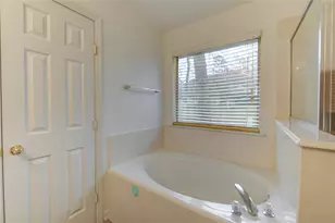 46 Drifting Shadows Cir, Conroe, TX 77385 - Photo 27