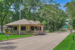 161 April Waters Dr N, Conroe, TX 77356 - Photo 47