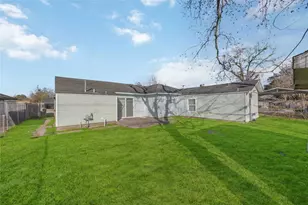 5942 Ridgeway Dr, Houston, TX 77033 - Photo 25