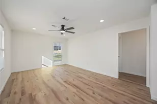 5942 Ridgeway Dr, Houston, TX 77033 - Photo 3