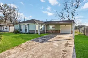 5942 Ridgeway Dr, Houston, TX 77033 - Photo 1