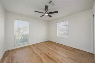 5942 Ridgeway Dr, Houston, TX 77033 - Photo 17