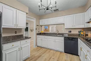 794 Thicket Ln, Houston, TX 77079 - Photo 1