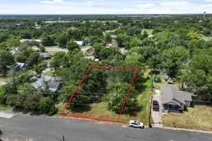 1015 Anderson St, Schulenburg, TX 78956 - Photo 1