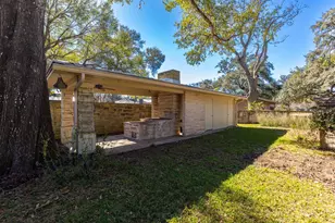 301 Bonham St, Columbus, TX 78934 - Photo 37