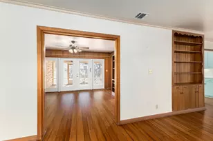 301 Bonham St, Columbus, TX 78934 - Photo 19