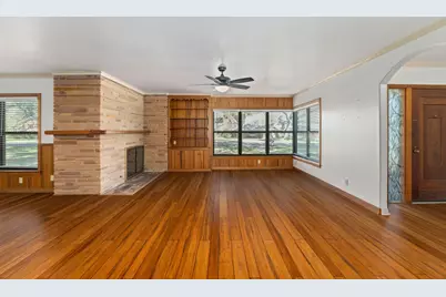 301 Bonham Street, Columbus, TX 78934 - Photo 5