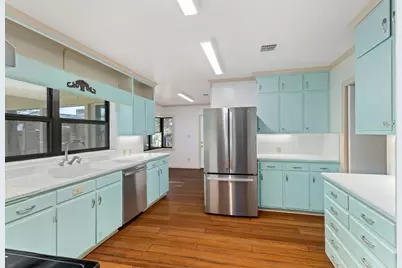 301 Bonham Street, Columbus, TX 78934 - Photo 15