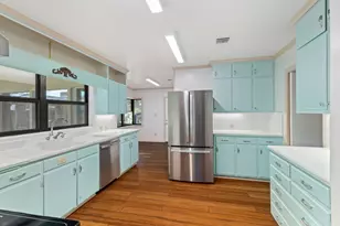 301 Bonham St, Columbus, TX 78934 - Photo 15