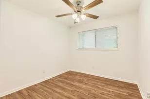 224 Banyan St, Lake Jackson, TX 77566 - Photo 25
