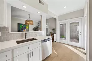 701 Bering Dr, Houston, TX 77057 - Photo 9