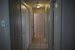 212 Summit Dr, Conroe, TX 77303 - Photo 11