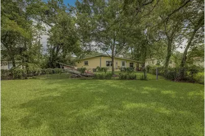 211 Magnolia Street, Lake Jackson, TX 77566 - Photo 37