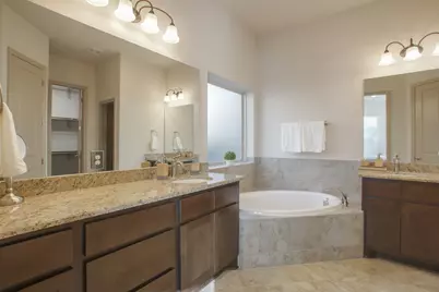 47 N Lochwood Way, The Woodlands, TX 77375 - Photo 27