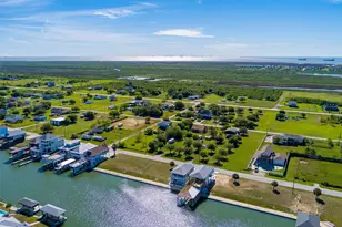 2005 Nelson St, Port Bolivar, TX 77650 - Photo 9