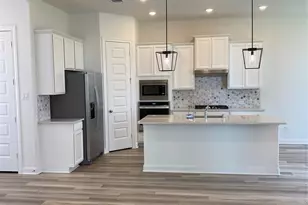 2418 Yacht Hbr Dr, Kemah, TX 77565 - Photo 3