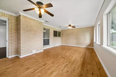 1522 19th Avenue N, Texas City, TX 77590 - Photo 9