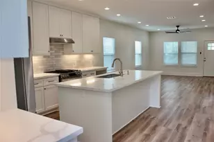 5217 Pickfair St, Houston, TX 77026 - Photo 11