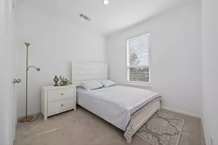 7326 Madison Cmns Ln, Houston, TX 77075 - Photo 9