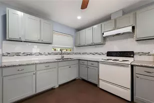 5209 Plum Dr, Houston, TX 77087 - Photo 3