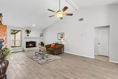 6810 Casablanca Drive, Houston, TX 77088 - Photo 7