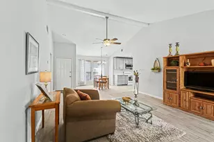 6810 Casablanca Dr, Houston, TX 77088 - Photo 9