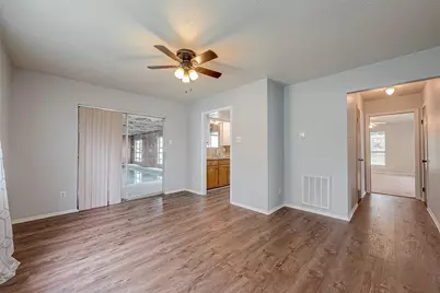 227 Glencairn Court, Houston, TX 77336 - Photo 9