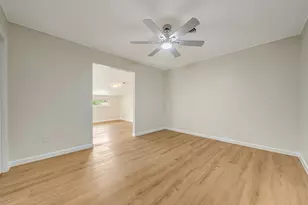 4127 Hill Oak Dr, Houston, TX 77092 - Photo 13