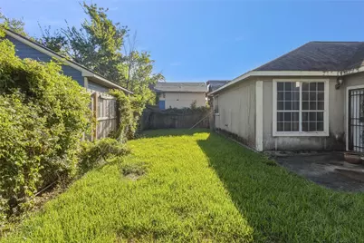9711 Signet St Street, Houston, TX 77029 - Photo 7
