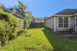9711 Signet St St, Houston, TX 77029 - Photo 7