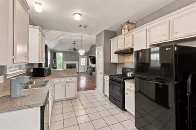 9711 Signet St Street, Houston, TX 77029 - Photo 13