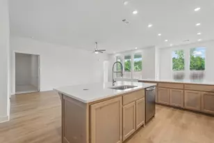 12242 Valencia Blvd, Mont Belvieu, TX 77523 - Photo 5