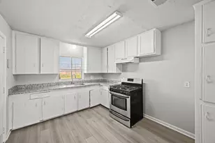 8829 Woodlyn Rd, Houston, TX 77078 - Photo 7