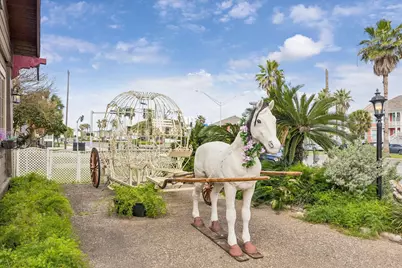 715 Broadway Street, Galveston, TX 77550 - Photo 5