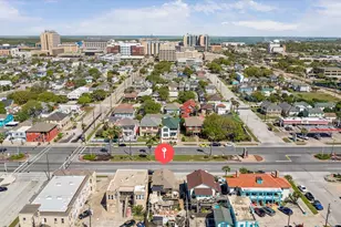 715 Broadway St, Galveston, TX 77550 - Photo 3