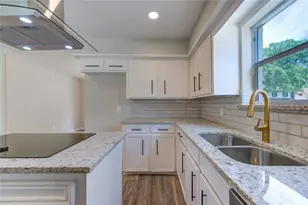 8206 Tiger Ln, Houston, TX 77040 - Photo 9