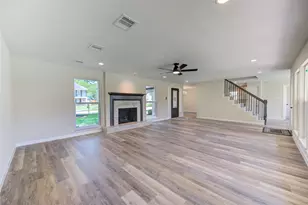 8206 Tiger Ln, Houston, TX 77040 - Photo 5