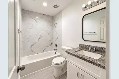 724 E 39th Street #B, Houston, TX 77022 - Photo 9