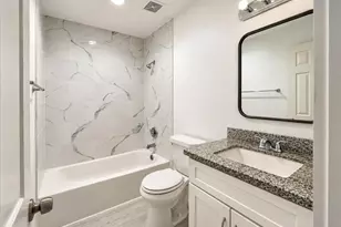724 E 39th St, Houston, TX 77022 - Photo 9
