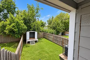 724 E 39th St, Houston, TX 77022 - Photo 13
