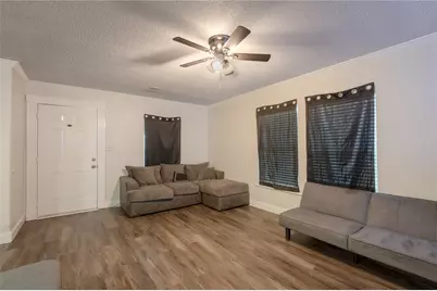 113 Varsity Drive, Huntsville, TX 77340 - Photo 5