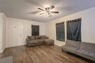 113 Varsity Dr, Huntsville, TX 77340 - Photo 5