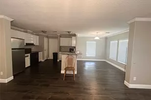 113 Varsity Dr, Huntsville, TX 77340 - Photo 3
